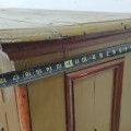 Meuble buffet antique en pin, coloration et appliqués ajoutés dans le passé - 5