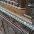 Meuble buffet de styleTudor en chêne, vaisselier  - 4