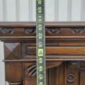 Meuble buffet de styleTudor en chêne, vaisselier  - 5