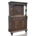 Meuble buffet de styleTudor en chêne, vaisselier  - 1