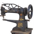Vintage shoemaker sewing machine  - 2