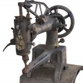Vintage shoemaker sewing machine  - 3