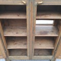 Petite armoire assemblée à poteaux, chevilles de bois et clous forgés, 8 caissons creux   - 4