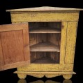 Petite armoire, encoignure antique, recolorée dans le passé - 2