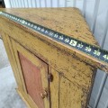 Petite armoire, encoignure antique, recolorée dans le passé - 3