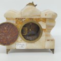 Petite horloge en marbre avec décoration en laiton - 2