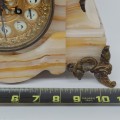 Petite horloge en marbre avec décoration en laiton - 5