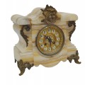 Petite horloge en marbre avec décoration en laiton - 1