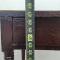 Petite table antique, pattes tournées - 2