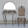 Petite table avec miroir et chaise en fer martelé - 1