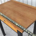 Petite table de chevet avec tiroir  - 5
