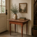 Petite table rustique en pin, pattes tournées - 2