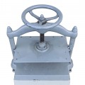Antique cast iron press - 4