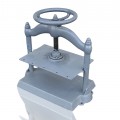 Antique cast iron press - 8