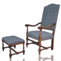 Reproduction (1995) de fauteuil et repose-pieds esprit Louis XIII, fait par Rosaire St-Pierre - 1