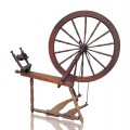 Vintage wool spinning wheel - 1