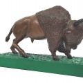 Sculpture art populaire, bison sculpté en bois - 1