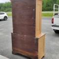 Superbe armoire vaisselier vitré 2 corps en pin, caissons creux et clous carrés - 8