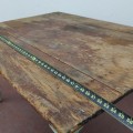 Table avec pattes tournée et plateau en pin, telle que trouvée  - 4