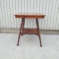 Side table with twisted legs, antique style - 4