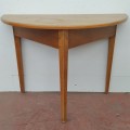 Table demi-lune en pin, clous carrés  - 7