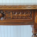 Carved half-moon table, refined details and period elegance - 5