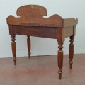 Table lave-main, pattes tournées et tête chantournée - 6