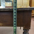 Table rustique antique avec pattes tournées et tiroirs - 4