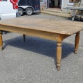 Table rustique avec pattes tournées  - 3