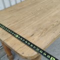 Table rustique avec pattes tournées  - 4