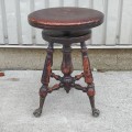 Antique adjustable piano stool with claw feet - 3