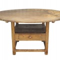 Très belle reproduction de table-chaise, piétement chanfreiné et plateau en pin - 1