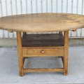 Très belle reproduction de table-chaise, piétement chanfreiné et plateau en pin - 9